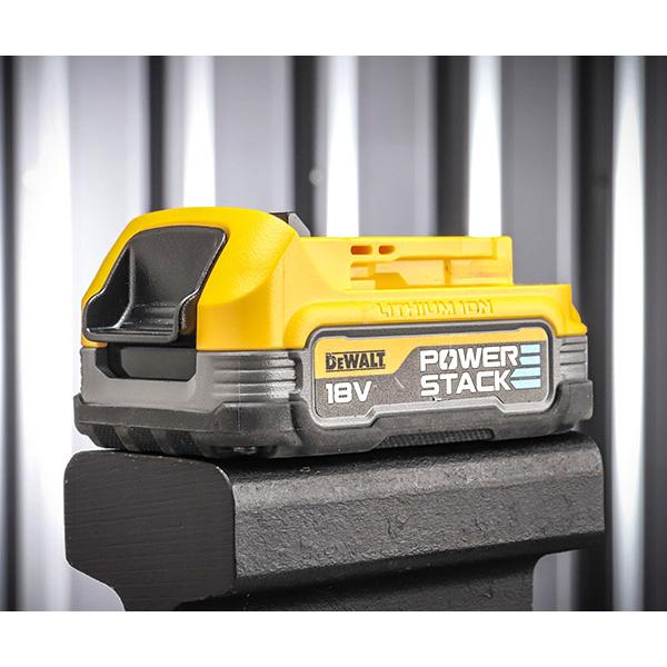 日本正規品 デウォルト 18V コンパクトバッテリー(1.7Ah) (DCBP034-JP)(453...