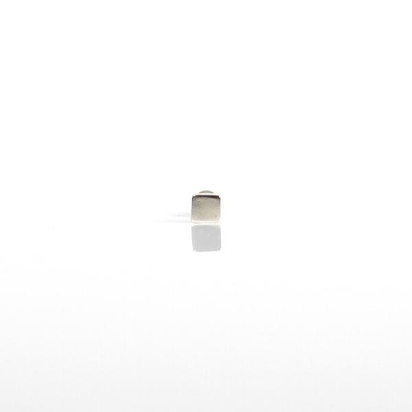 UNKNOWN. (アンノウン) / silver925 U315 SQUARE ピアス - シルバ...