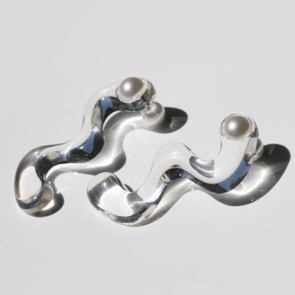 Iria Ashimine（イリア アシミネ） / Snake : transparent ピアス ...