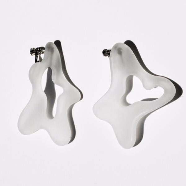 Iria Ashimine（イリア アシミネ） / Twist イヤリング - MATTE レディー...