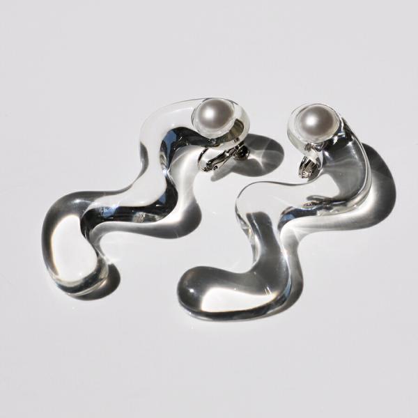 Iria Ashimine（イリア アシミネ） / Snake : transparent イヤリン...