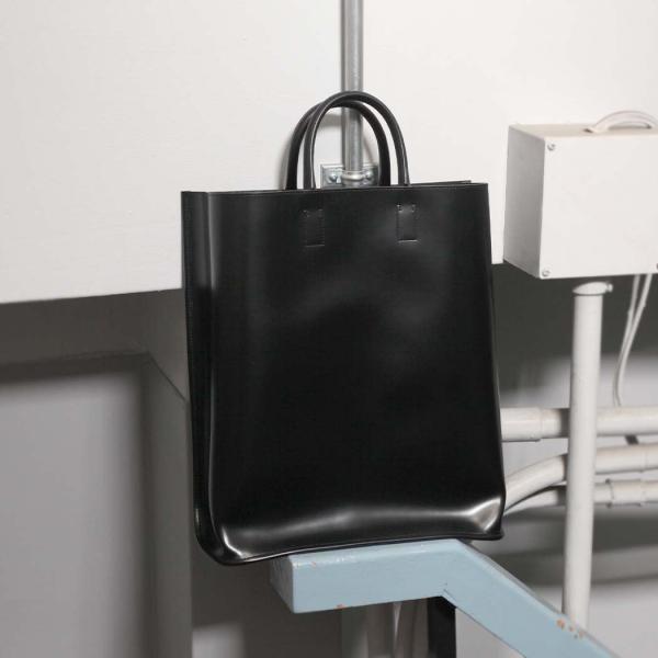 COURTNEY ORLA (コートニーオーラ) CURVE TOTE l ブラック/ブラック CR...