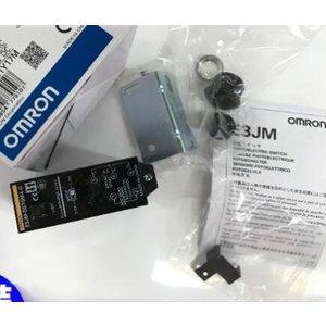 新品 OMRON オムロン E3JM-R4M4T 6ケ月保証
