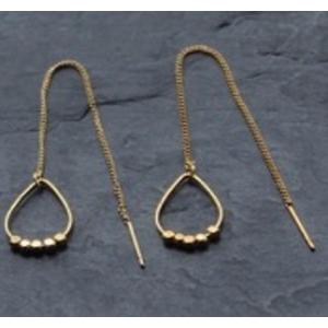 ピアス　モダン　ゴールド　かわいい　シンプル　しずく　揺れる　プレゼント　レディース