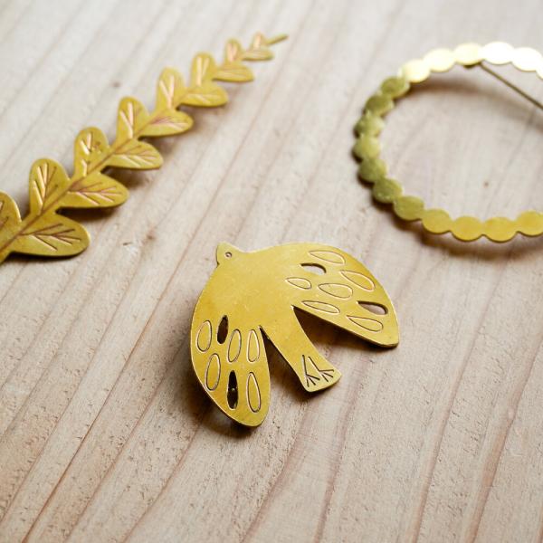 Brass Brooch｜ BRASS BROOCH バッジ バッチ アクセサリー ピン 上品 自然...