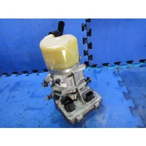 Volvo ボルボ V70 BB系 等  パワステ ポンプ　　品番 31387595  [0503]