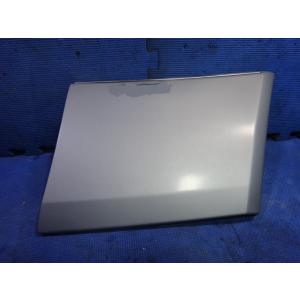 メルセデス ベンツ W124　E280 E320 等  右 フロント フェンダー サッコパネル カバ...