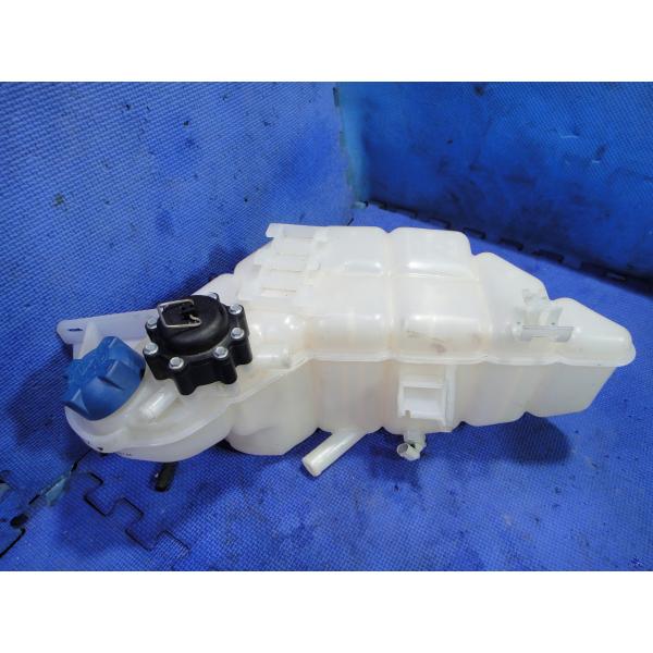 ポルシェ カレラ 911 996  ラジエター サブタンク  品番 99610605704  【17...