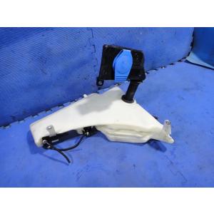 アウディ A4 8K系  B8 等 ウィンドウ ウォッシャー タンク モーター付き 品番 8T095...