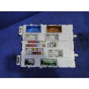 Volvo ボルボ V40 MB4164T 等 ヒューズボックス  品番 31394135  [22...