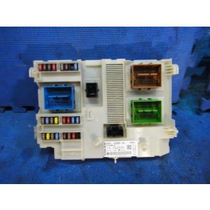 Volvo ボルボ V70 BB420W 等 ヒューズ ボックス　品番 31314866　  [32...