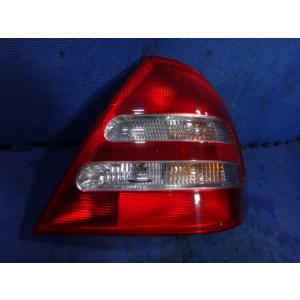 メルセデス ベンツ W203 C240 等  純正 右 テール レンズ ライト ランプ  品番  2...