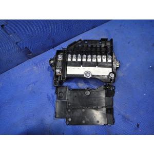 Volvo ボルボ V40 MB4164T 等 ヒューズボックス  品番 31337535 [370...