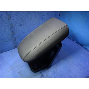 Volvo ボルボ V40 MB4164T 等 純正 アームレスト 肘置き  [4208]