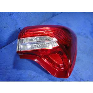 シトロエン DS5 B85F02 等  右 テール レンズ ライト ランプ  [4988]