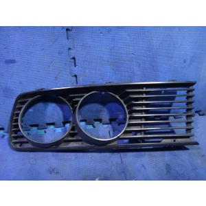 BMW E28 520i 等  右 フロント ライト カバー グリル  1873253 [5230]