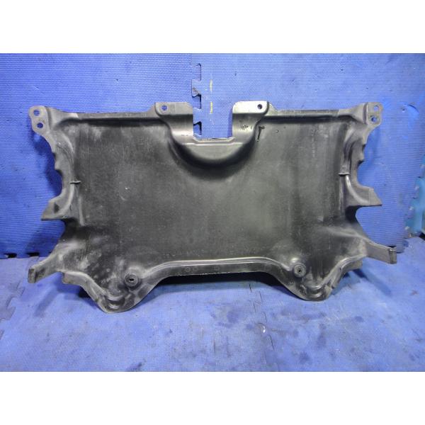 メルセデス ベンツ W204 C200 等  フロア アンダー カバー  品番 2045240730...