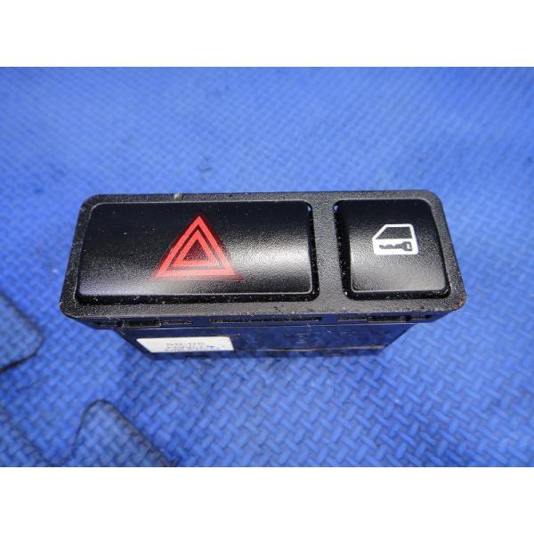 BMW Z4 E85 等 ハザードスイッチ  品番 8368920  [6100]