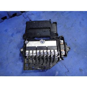 Volvo ボルボ V40 MB4164T 等 ヒューズ ボックス  品番 31337535   3...