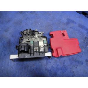 ルノー カングー KWK4M 等 バッテリー ターミナル  ヒューズ ボックス  品番 820046...