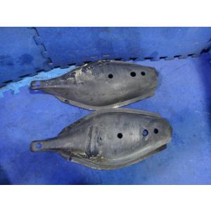 メルセデス ベンツ W201 190E 等 リア コントロール アーム カバー 左右　品番 1243...