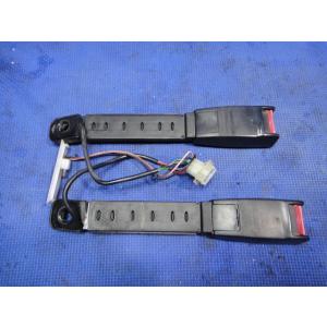 VOLVO ボルボ 240 AB230 フロント シートベルト バックル 左右 品番 1370057...