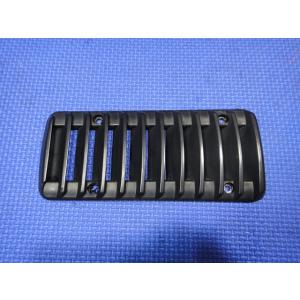 VOLVO ボルボ 240 AB230 右 リア サイド クウォーター ダクト カバー  [7193...