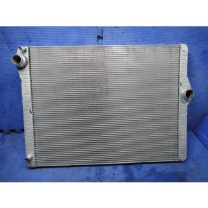 BMW 523i FP25 MT25 F10 F11 等 ラジエター BEHR  品番 8MK376...