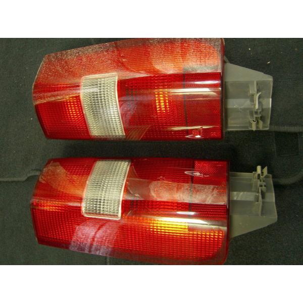 ボルボ V70 8B5254W 等  テール レンズ  テール ライト ランプ　 左右　下側　