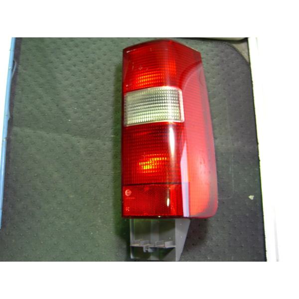 ボルボ V70 8B5254W 等  右 下 テール レンズ  テール ライト ランプ　