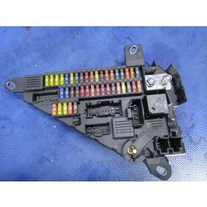 BMW E60 E61 525i 530i 等  リア　ヒューズ ボックス　 [9581]