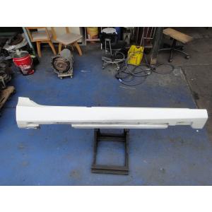 Volvo ボルボ V40 MB4164T 等  右 サイド ステップ スカート 品番 313950...