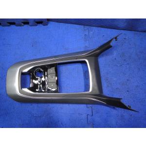 プジョー 308 T9WBH01 等 シフト 回り パネル    [9666]