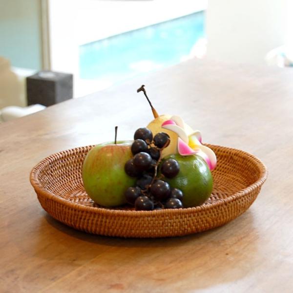 アタで編まれた円形トレイ型バスケット アジア工房 2703