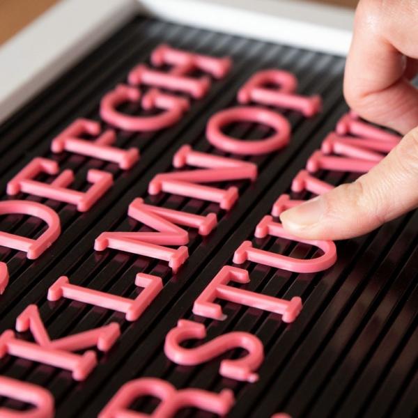 レターボード用文字パーツ アルファベット 英字 数字 191ピース ピンク 結婚式 サインボード メ...
