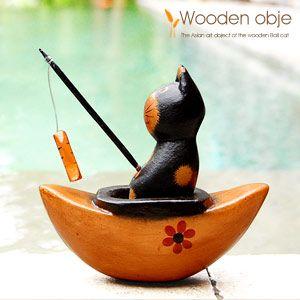 アジアン雑貨 小船に乗った木製のバリネコオブジェ アジア工房 9249