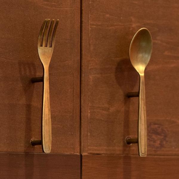 取っ手 ドアノブ 真鍮製 フォーク型 スプーン型 アンティーク風  つまみ DIY 付け替え 引き出...