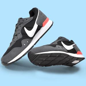 半額 50%off ナイキ スニーカー メンズ NIKE ベンチャー ランナー シューズ 靴 スウェード スエード VENTURE RUNNER グレー CK2944