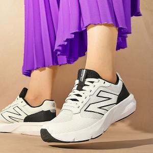 ビッグNロゴ ニューバランス スニーカー New Balance レディース DynaSoft 800 v1 通学 通勤 クッション性 シューズ 靴 ベージュ UA800TL12E