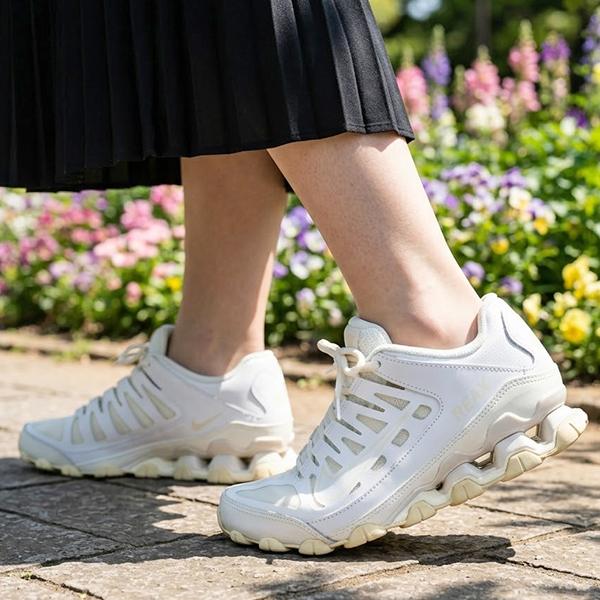 30%OFF ナイキ スニーカー レディース NIKE リアックス 8 TR ジム トレーニング シ...