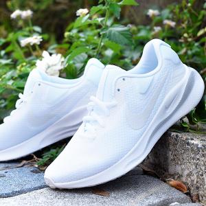 ナイキ スニーカー ランニングシューズ レディー...の商品画像