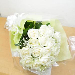 クール便無料 生花 白バラ20本&かす...の詳細画像1