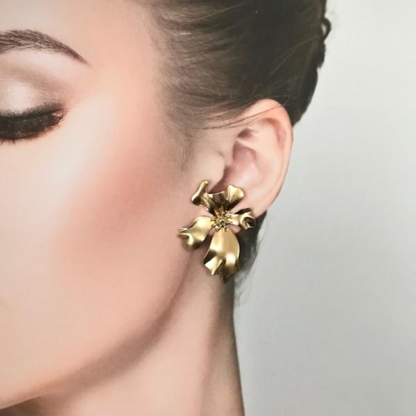 ピアス 花ピアス ゴールド 衣装 花 イヤリング アクセサリー デザインピアス 社交ダンス ベリーダ...