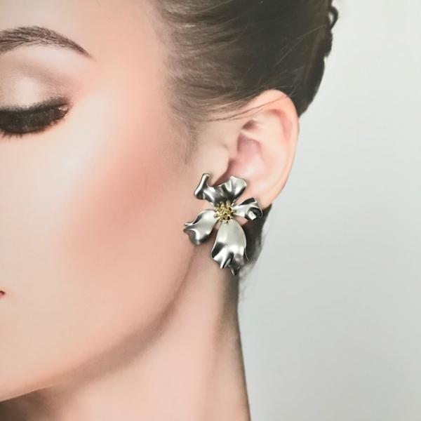 ピアス 花ピアス 衣装 花 イヤリング アクセサリー デザインピアス 社交ダンス ベリーダンス レデ...