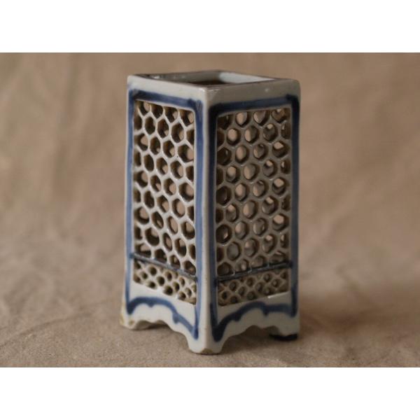 レア珍品 江戸時代 ヘタリ古染付 透彫 亀甲文 四方筆筒11ｃｍ古伊万里 エラー物 透彫筆立 ペン立...