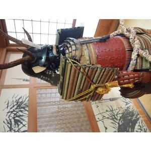 昭和レトロ 戦国名将 鹿角変わり十二間兜 赤塗...の詳細画像2