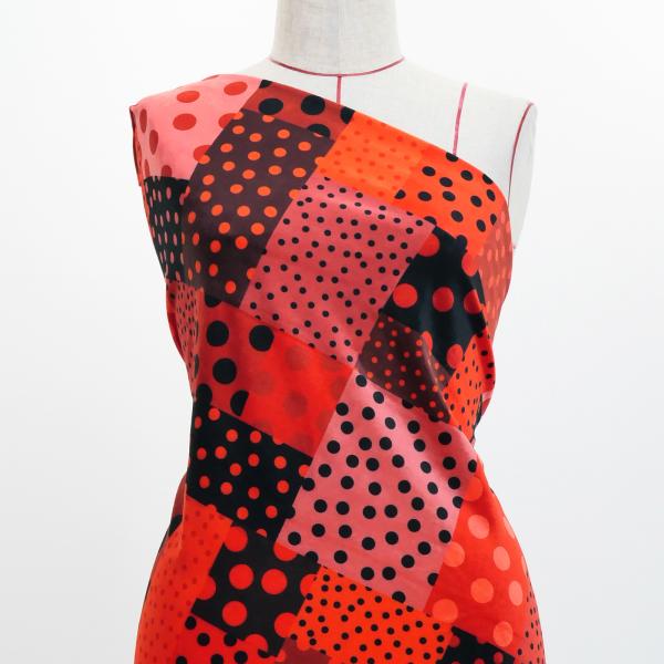 フラメンコ生地 水玉×パッチワーク柄 コシボ・シャンタン・ストレッチベロア選べる生地 レッド×ブラッ...