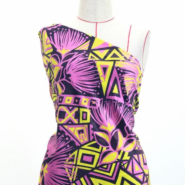 ハワイアン生地 カヒコ＆レフア柄 コシボ・シャンタン・ストレッチベロア選べる生地 ダークピンク×イエ...