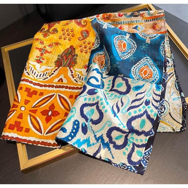 送料無料 男女兼用 大判正方形 シルクコットン混 ボヘミアンフラワー柄 スカーフ 　05545