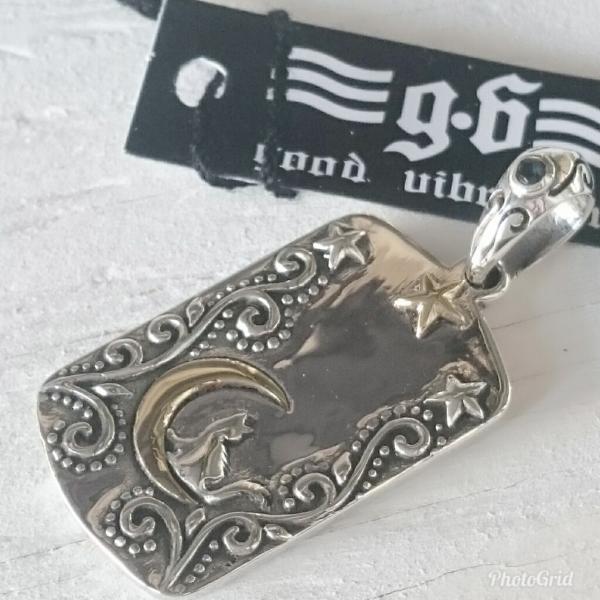 送料無料 グッドバイブレーション ペンダントトップ 猫と月と星 オーロラカラージルコニア シルバー9...